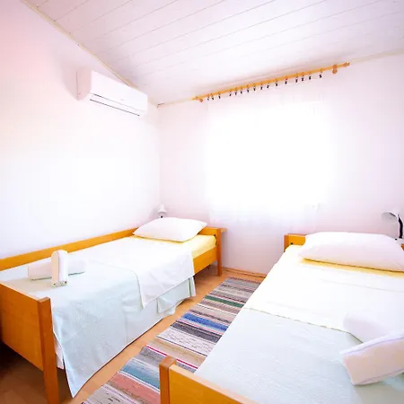 Garden Resort - Apartments Ruzmarin Potocnica Extérieur photo