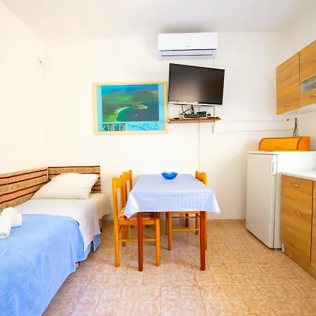 Garden Resort - Apartments Ruzmarin Potocnica Extérieur photo