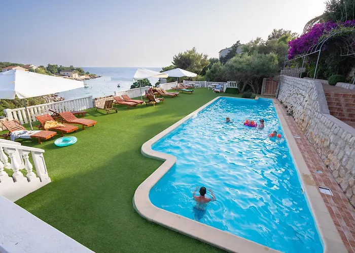 Garden Resort - Apartments Ruzmarin